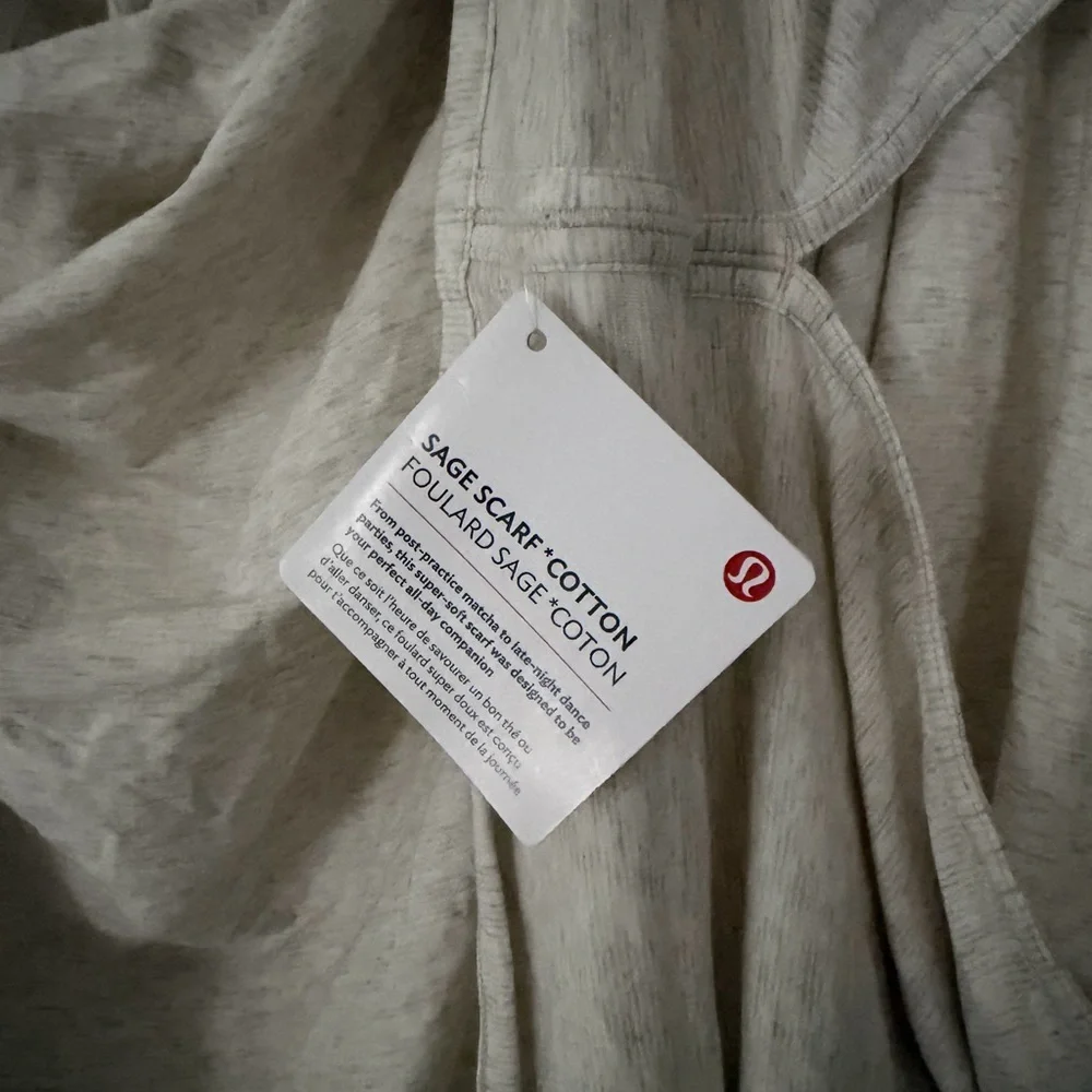 NWT lululemon sage scarf wrap - Picture 5 of 7